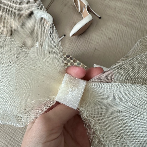 Jimmy Choo Bow Heel - Picture 13 of 16